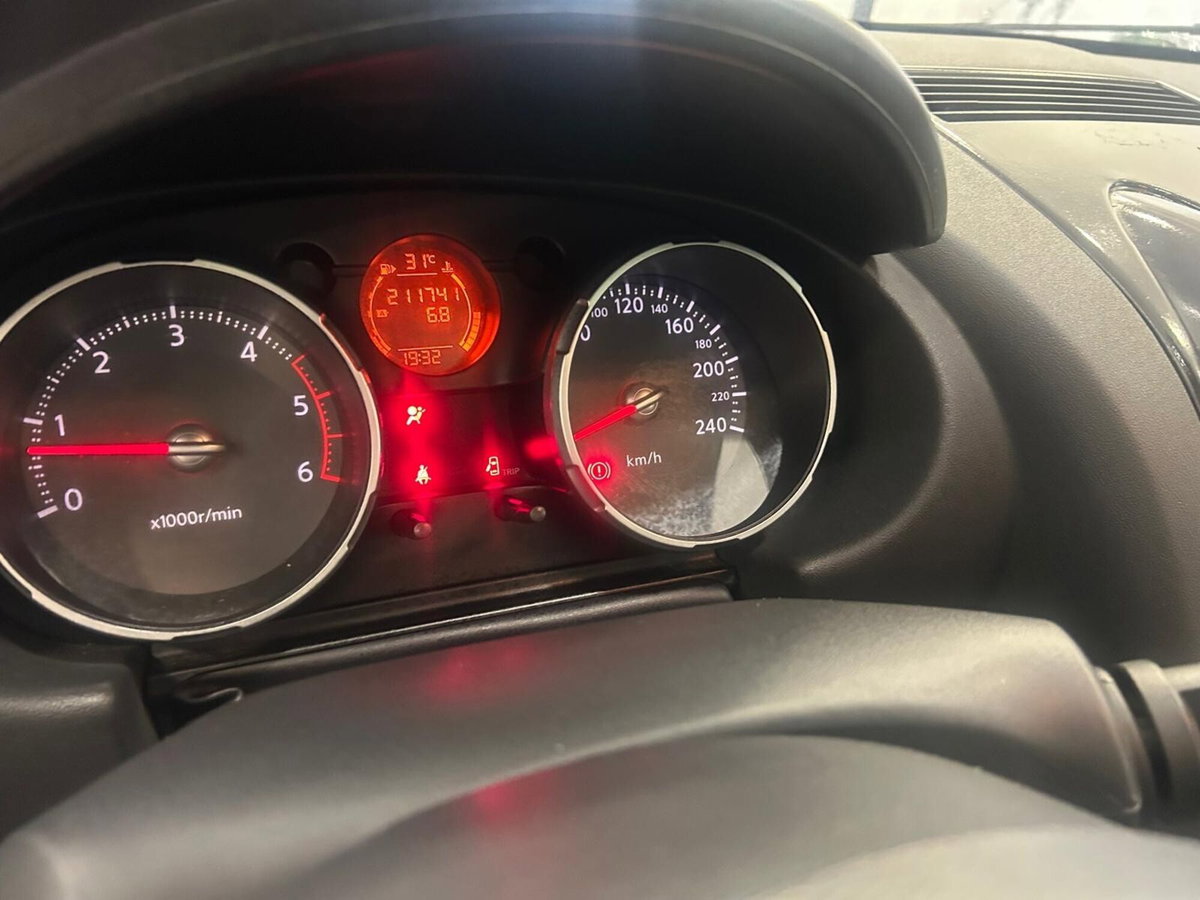 Nissan Qashqai 2.0 dCi DPF Tekna (15)
