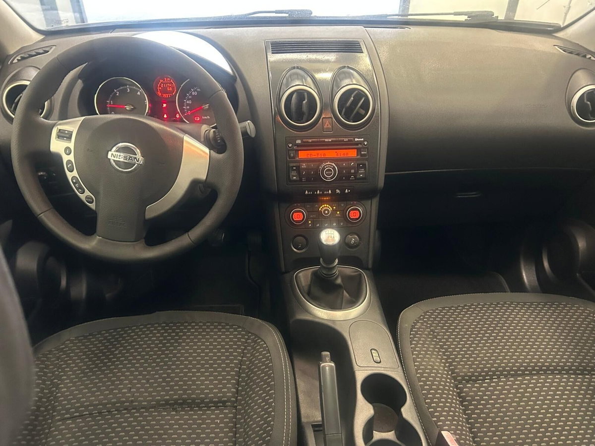 Nissan Qashqai 2.0 dCi DPF Tekna (9)