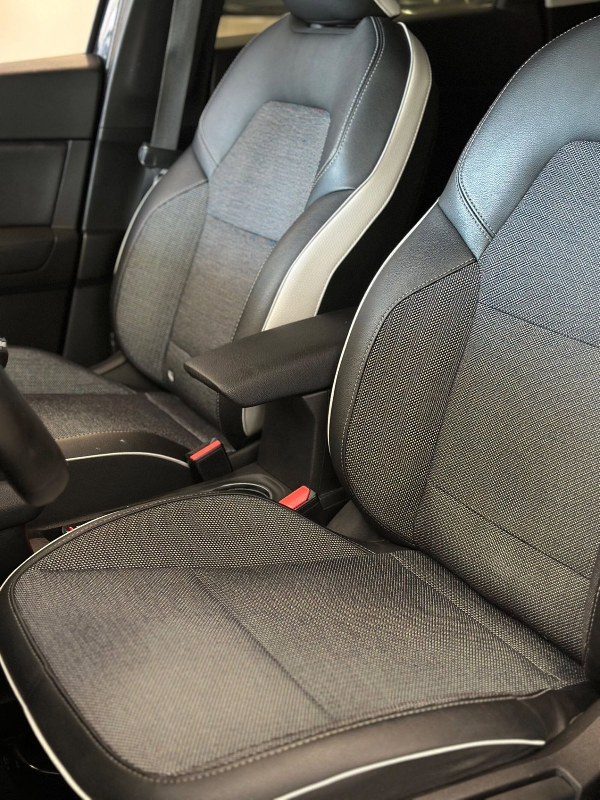 Renault Captur TCe 100 CV GPL FAP Intens (9)