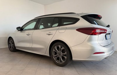 Ford Focus Station Wagon 1.0 EcoBoost Hybrid 155 CV SW ST-Line (4)
