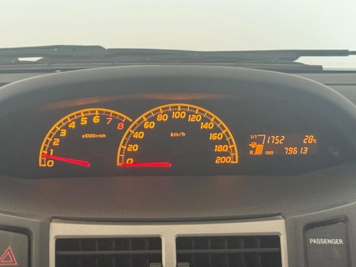 Toyota Yaris 1.0 5 porte Sol (12)