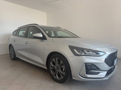 Ford Focus Station Wagon 1.0 EcoBoost Hybrid 155 CV SW ST-Line (2)