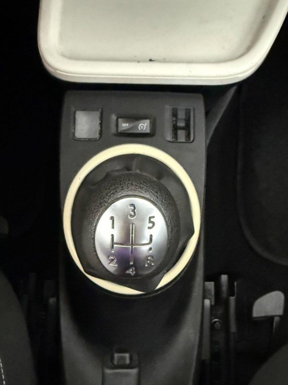 Renault Twingo 1.0 SCe Wave (13)