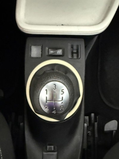 Renault Twingo 1.0 SCe Wave (13)