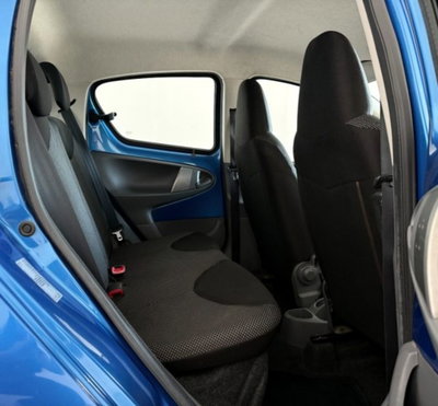 Toyota Aygo 1.0 12V VVT-i 5 porte (11)