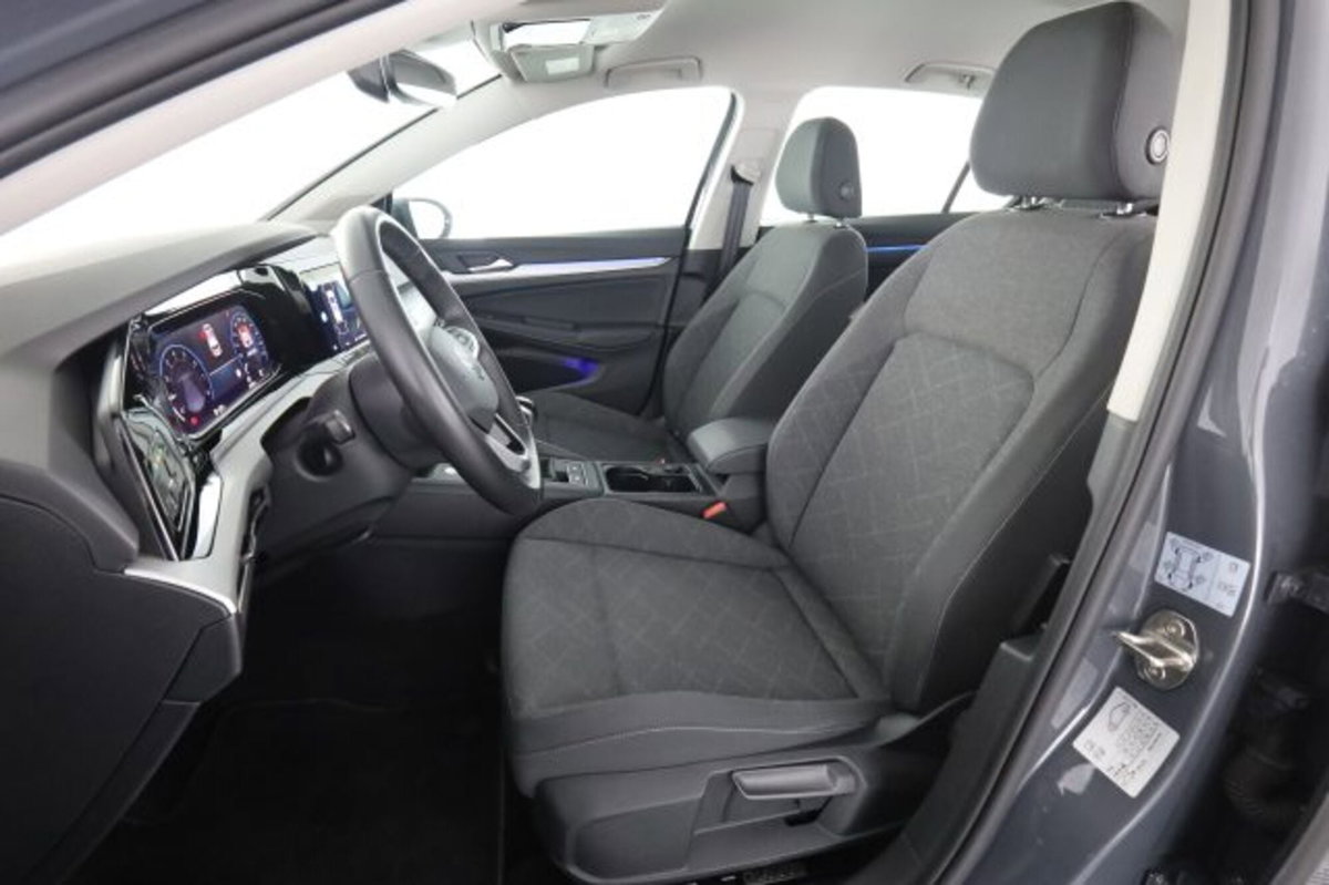 Volkswagen Golf 1.0 TSI EVO Life (2)