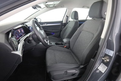 Volkswagen Golf 1.0 TSI EVO Life (2)