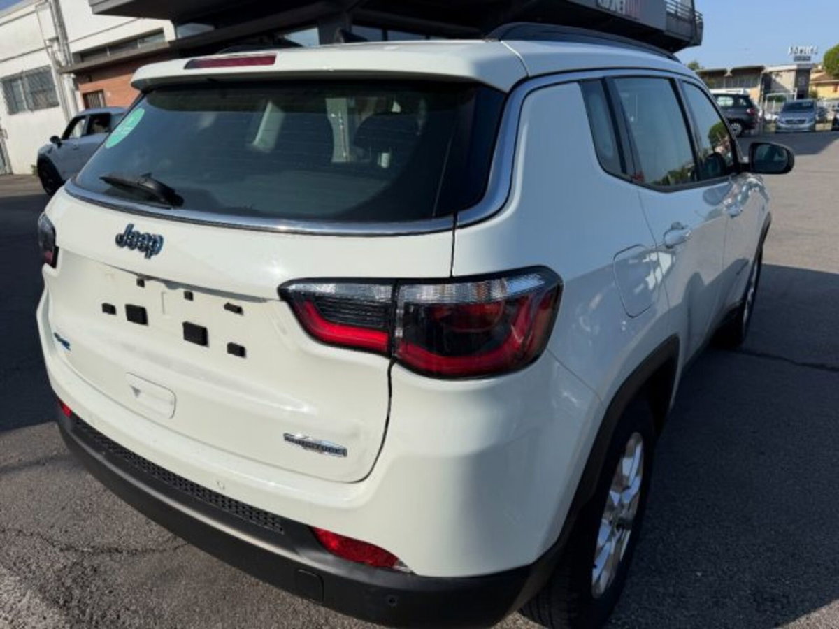 Jeep Compass 1.3 T4 190CV PHEV AT6 4xe Business Plus (4)