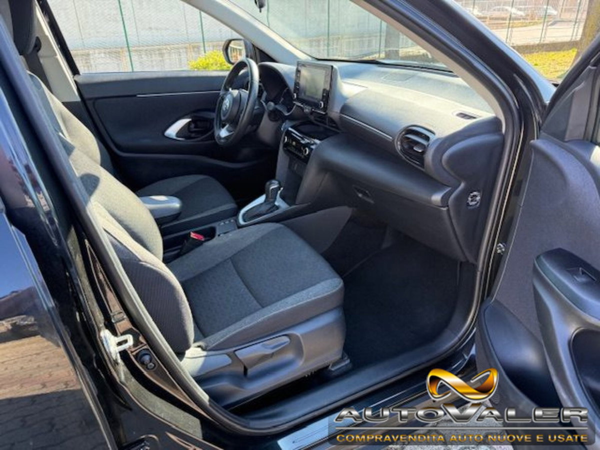 Toyota Yaris Cross 1.5h GR Sport Black Sky fwd 116cv e-cvt (9)