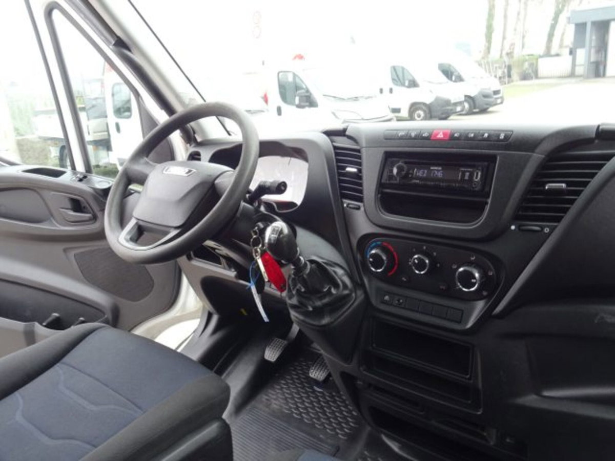 Iveco Daily Telaio 35C14H BTor 2.3 HPT PC-RG Cabinato (11)