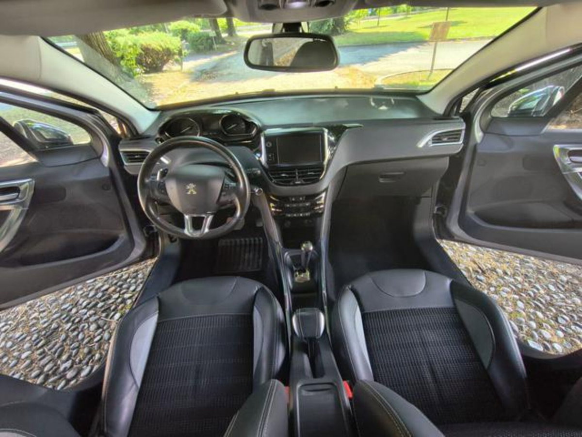 Peugeot 2008 e-HDi 92 CV Stop&Start robotizzato Allure (20)