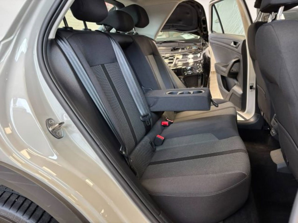 Volkswagen T-Roc 1.0 tsi Edition 110cv (15)