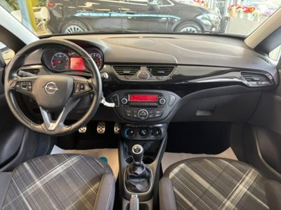 Opel Corsa 1.2 5 porte (10)