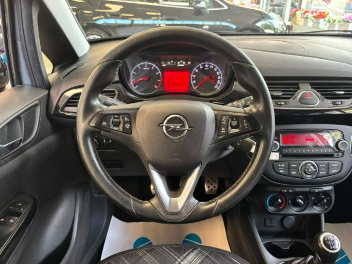 Opel Corsa 1.2 5 porte (11)