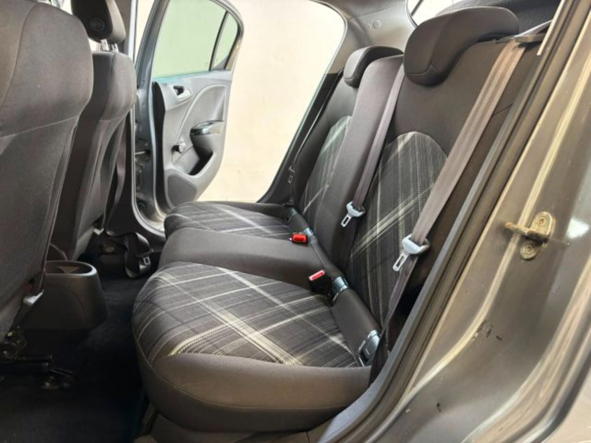 Opel Corsa 1.2 5 porte (14)