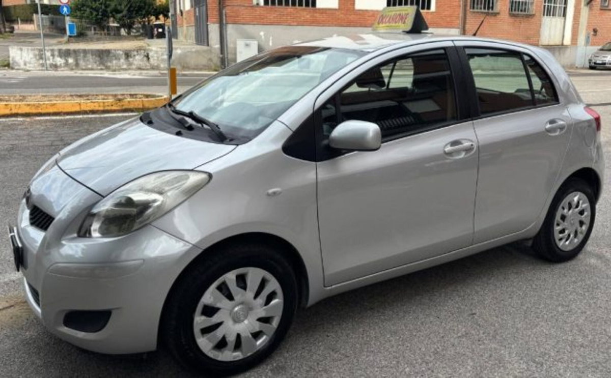 Toyota Yaris 1.0 5 porte Sol