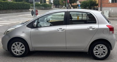 Toyota Yaris 1.0 5 porte Sol (5)
