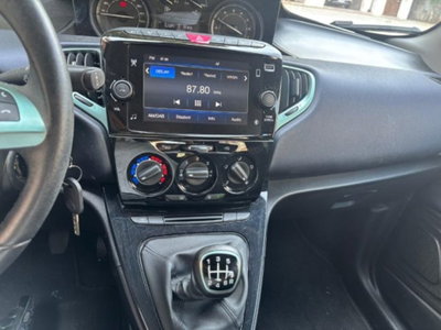 Lancia Ypsilon 1.0 FireFly 5 porte S&S Hybrid Silver Plus (8)