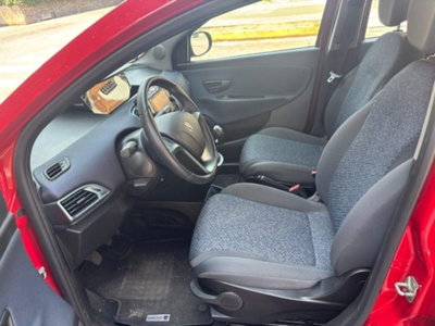 Lancia Ypsilon 1.0 FireFly 5 porte S&S Hybrid Silver Plus (9)