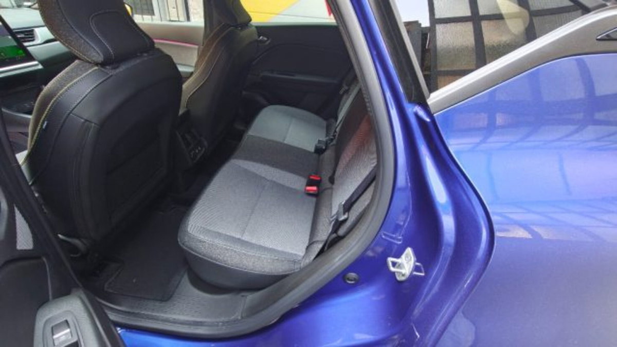 Renault Captur 1.8 full hybrid Esprit Alpine 160cv auto (9)