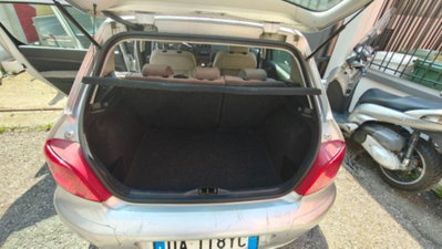 Peugeot 307 16V 5p. XT (9)