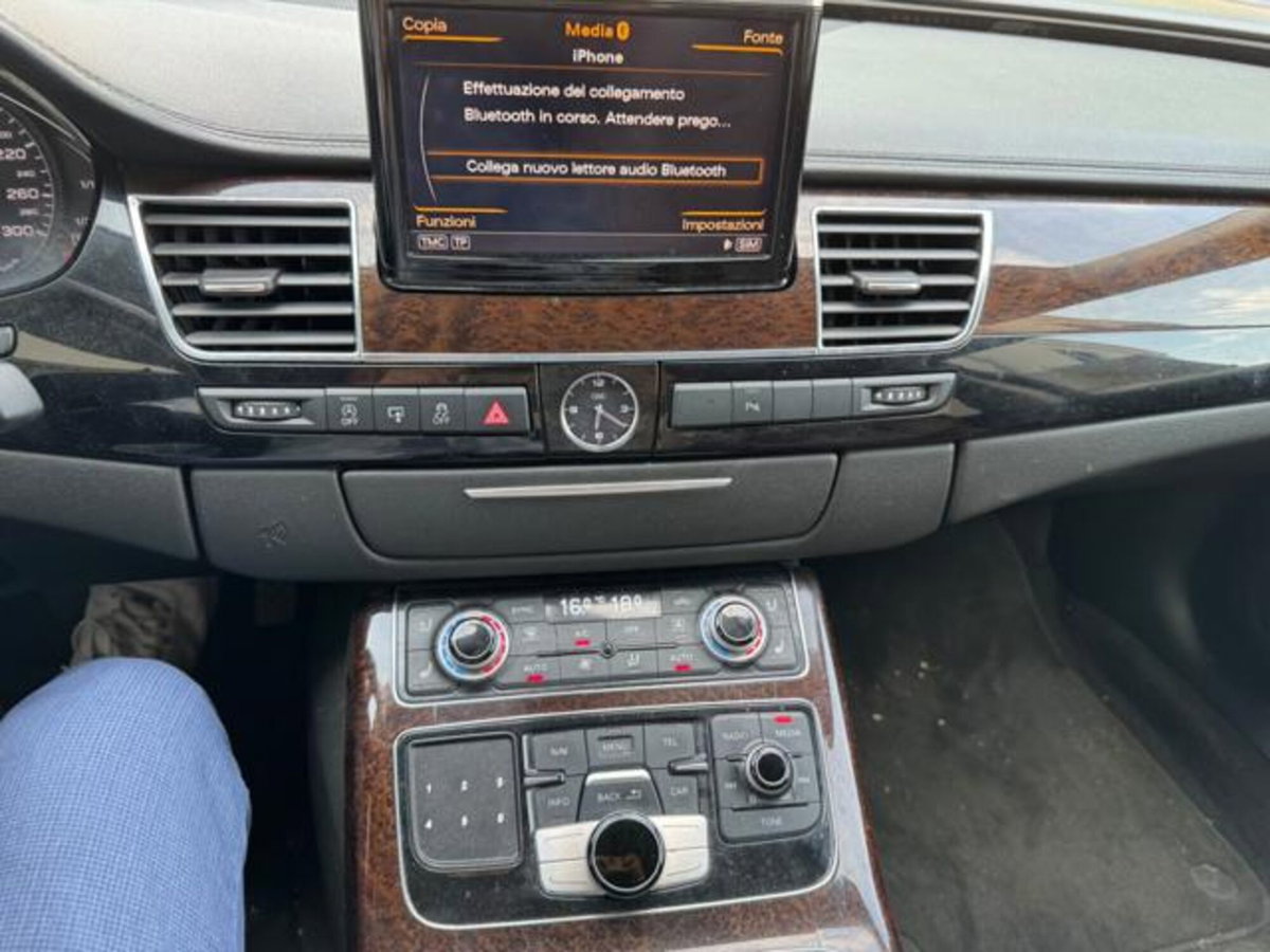 Audi A8 4.0 TFSI quattro tiptronic (11)