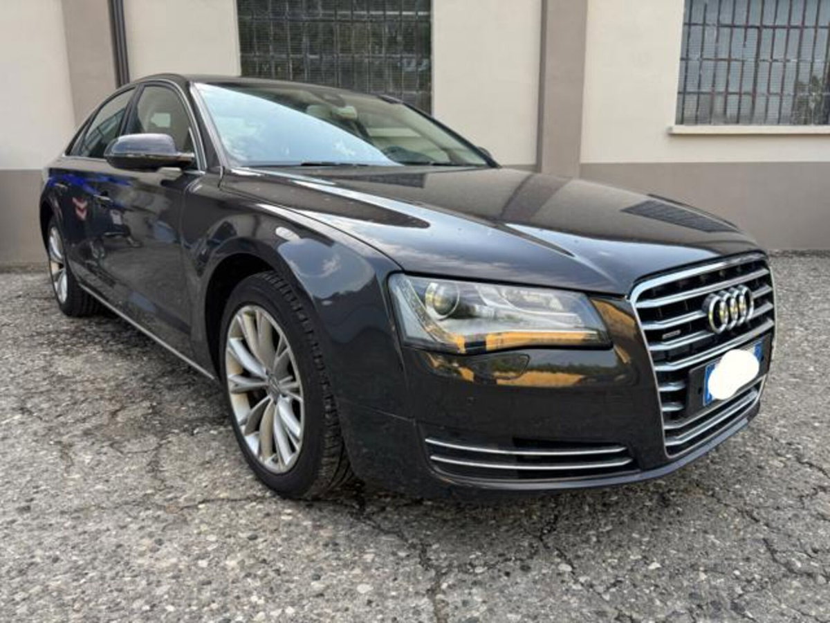 Audi A8 4.0 TFSI quattro tiptronic (3)