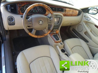 Jaguar X-Type 3.0 V6 24V cat Executive (20)
