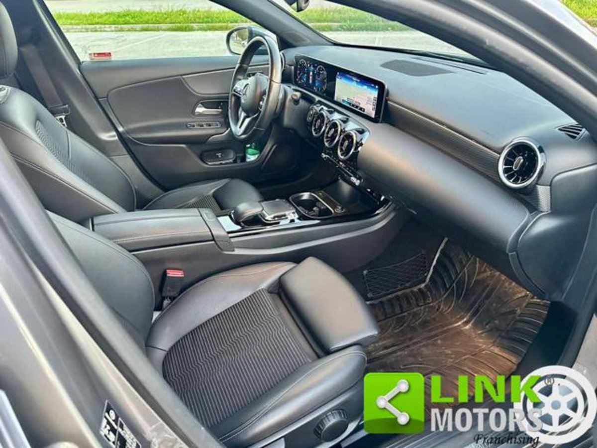 Mercedes-Benz Classe A Sedan 180 d 4p. Sport (11)