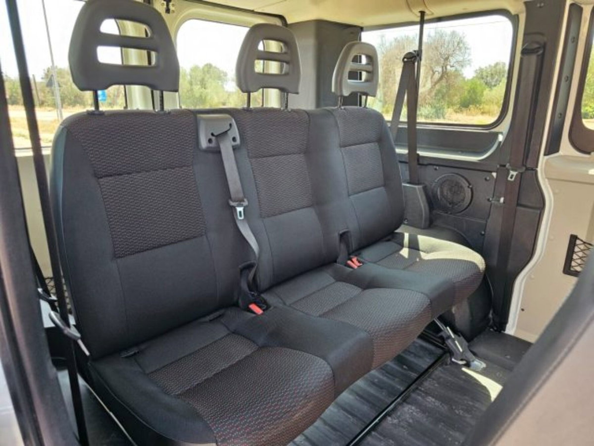 Peugeot Boxer Furgone 330 2.0 BlueHDi/110CV FAP PC-TN Combi Comfort (16)