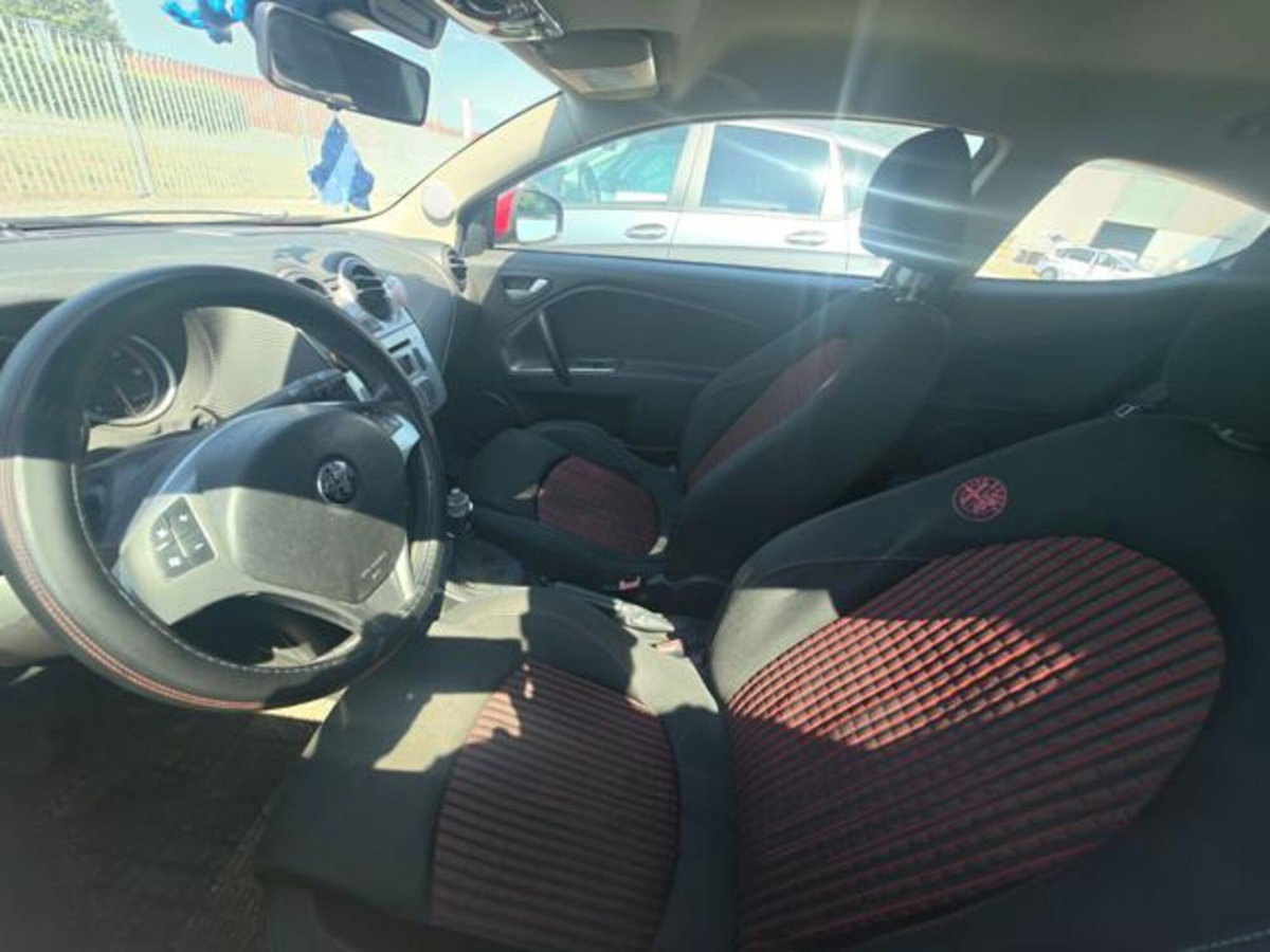Alfa Romeo MiTo 1.6 JTDm 16V Distinctive (9)