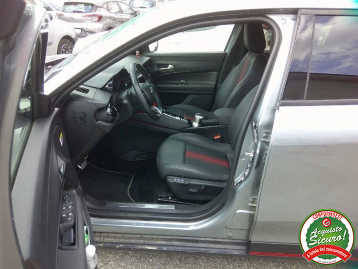 Alfa Romeo Junior 1.2 ibrida Sport Speciale 145cv edct6 (5)