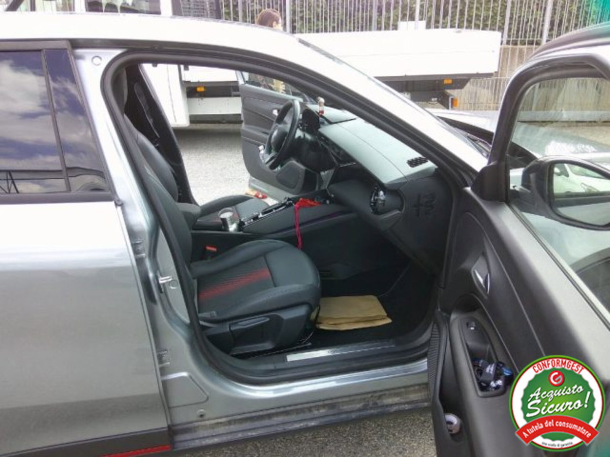 Alfa Romeo Junior 1.2 ibrida Sport Speciale 145cv edct6 (6)