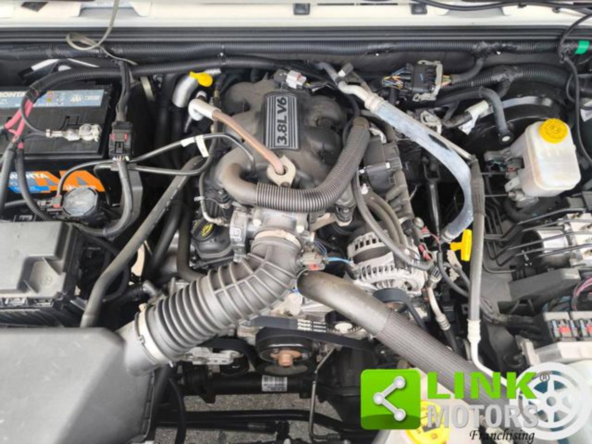 Jeep Wrangler 3.8 Rubicon Auto (10)