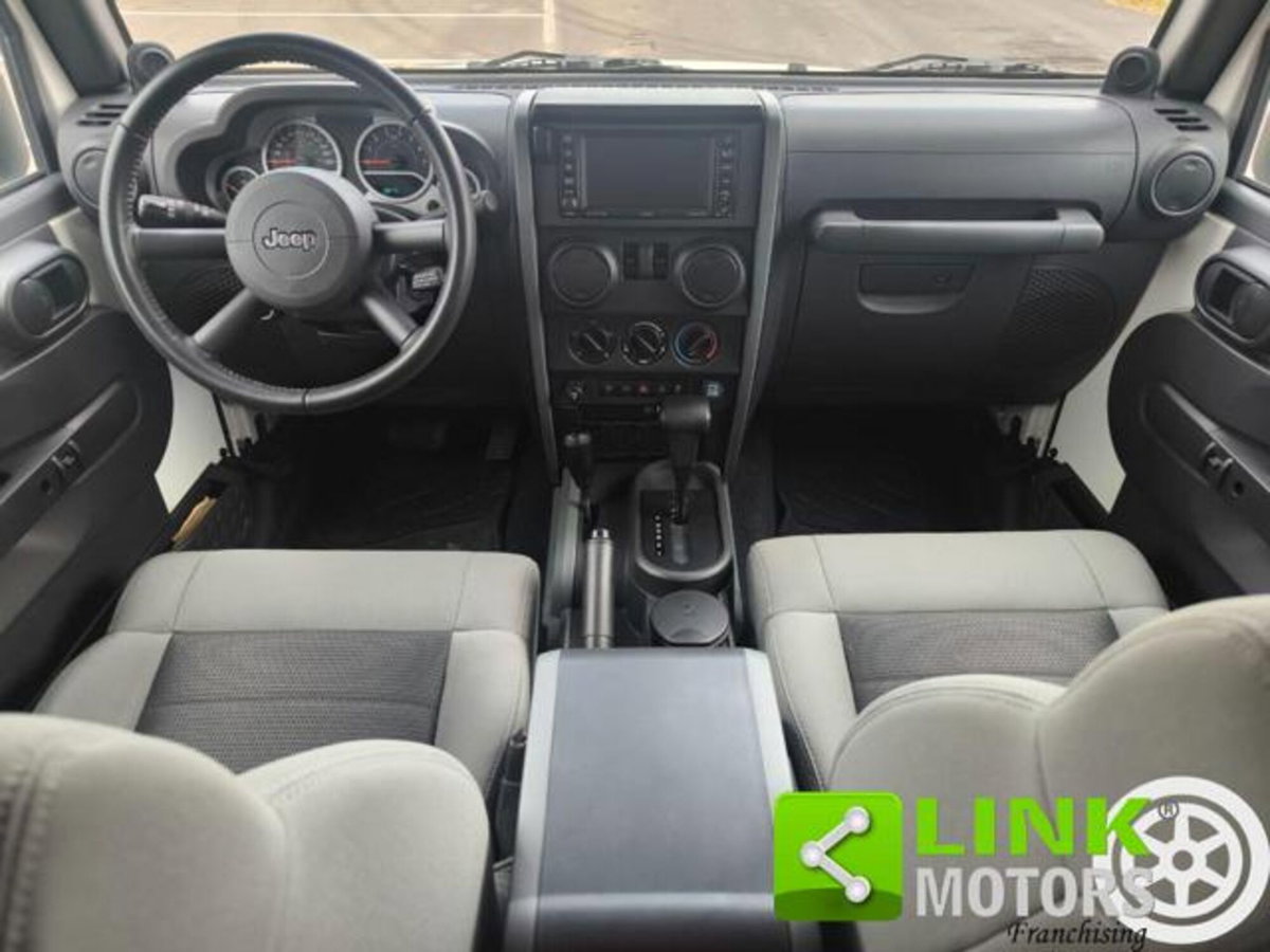 Jeep Wrangler 3.8 Rubicon Auto (6)