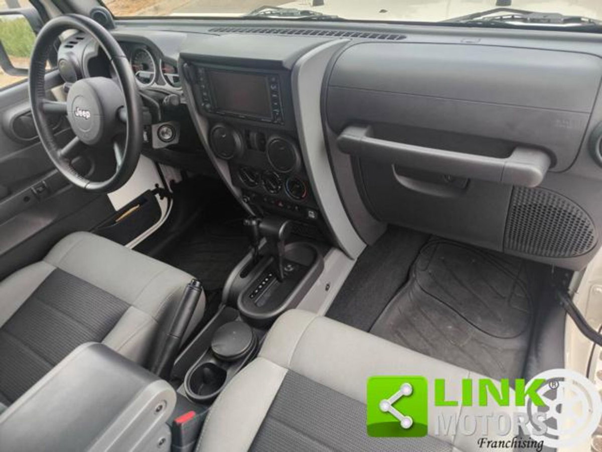 Jeep Wrangler 3.8 Rubicon Auto (7)