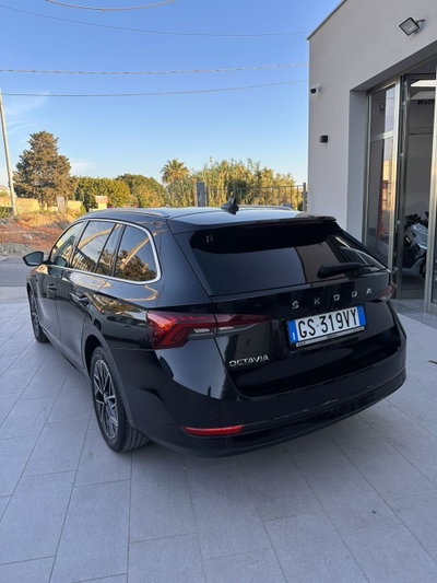Skoda Octavia Station Wagon 2.0 TDI EVO SCR 150 CV DSG 4x4 Wagon Executive (8)