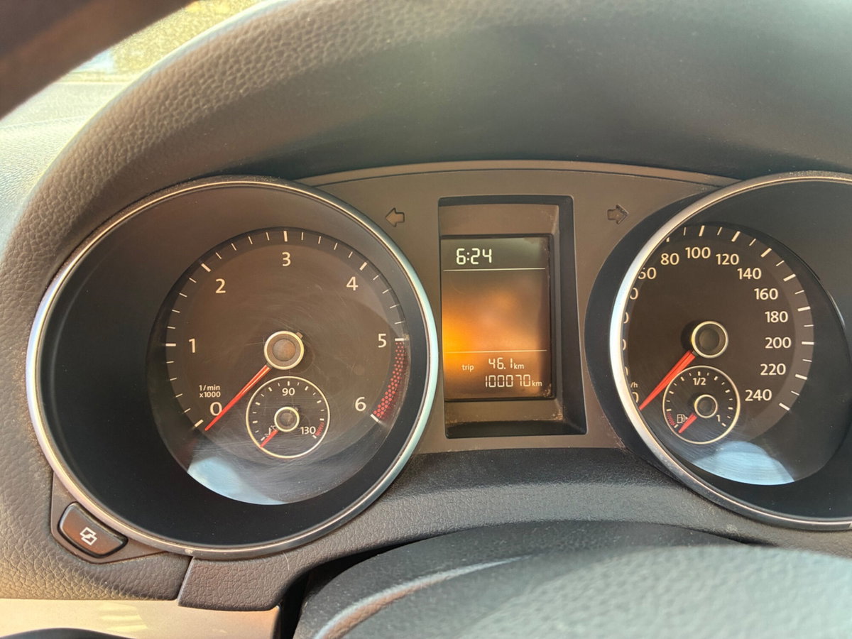Volkswagen Golf 1.6 TDI DPF 3p. Highline (12)