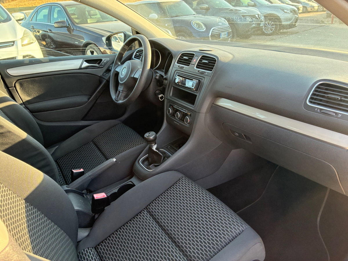 Volkswagen Golf 1.6 TDI DPF 3p. Highline (18)