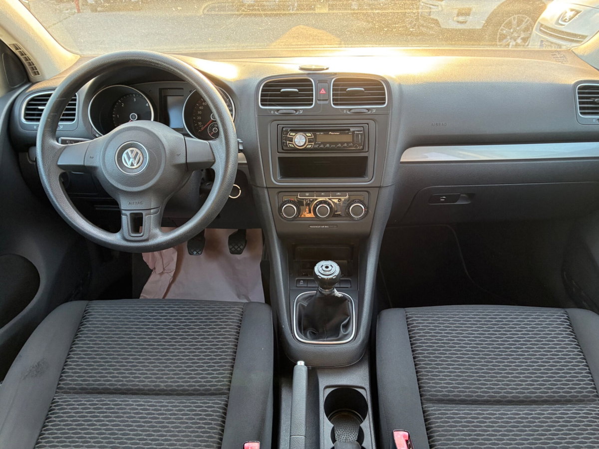Volkswagen Golf 1.6 TDI DPF 3p. Highline (19)