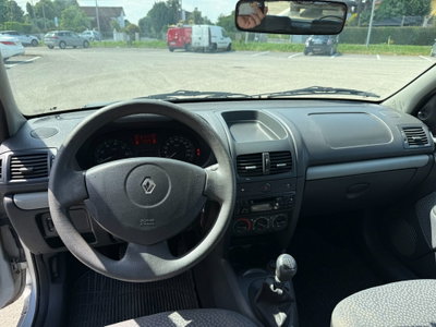 Renault Clio 1.2 16V 3 porte Dynamique (10)