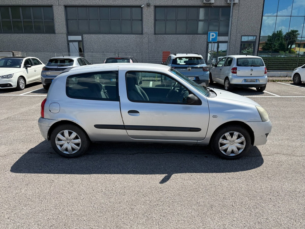 Renault Clio 1.2 16V 3 porte Dynamique (3)
