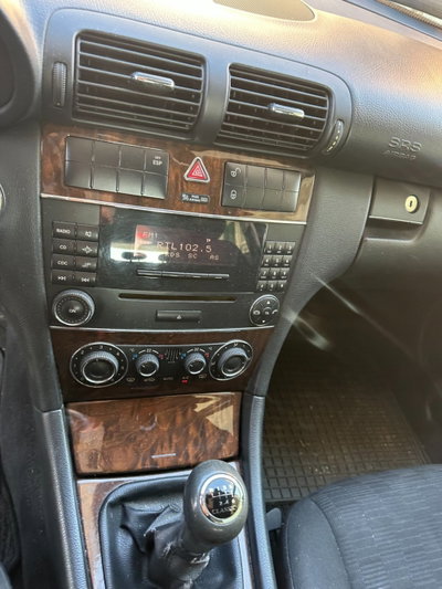 Mercedes-Benz Classe C Station Wagon 200 CDI cat Classic (17)