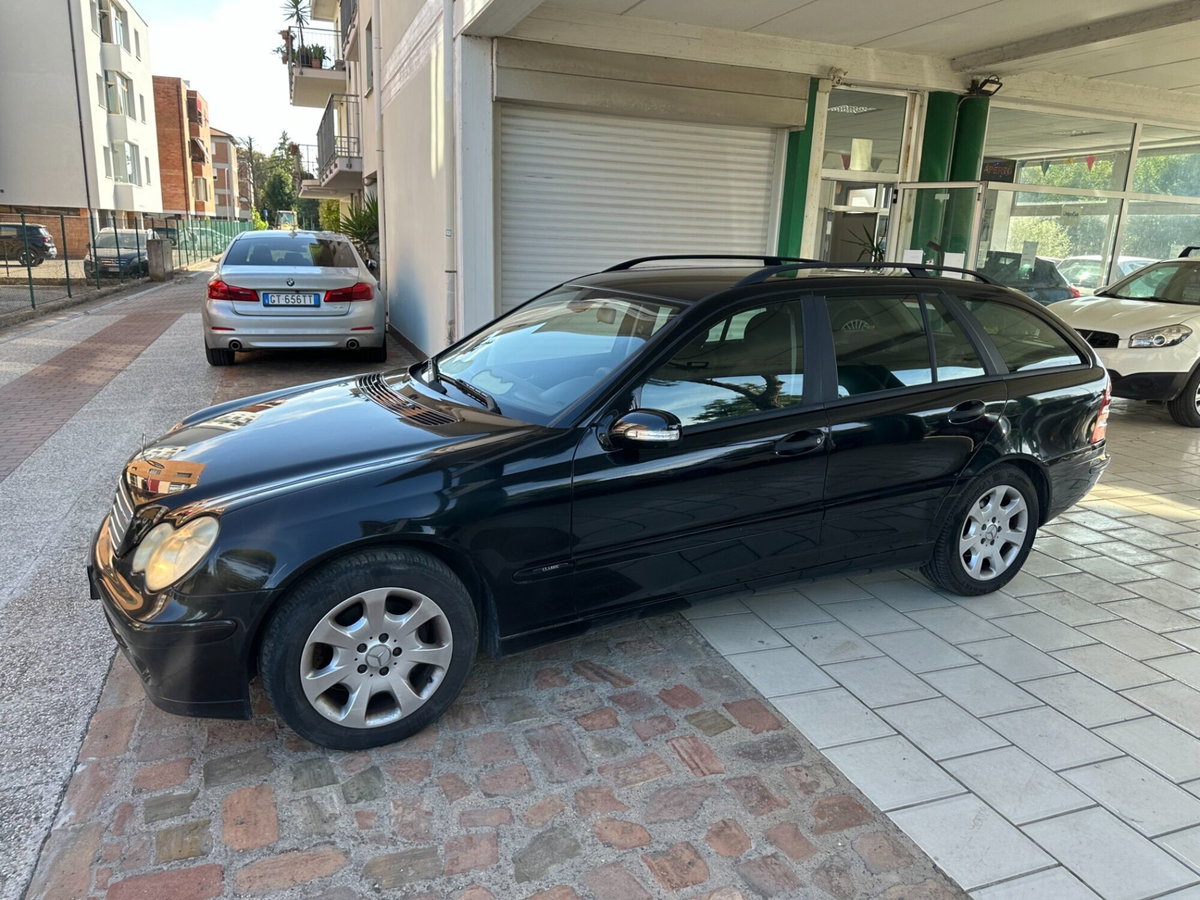 Mercedes-Benz Classe C Station Wagon 200 CDI cat Classic (19)