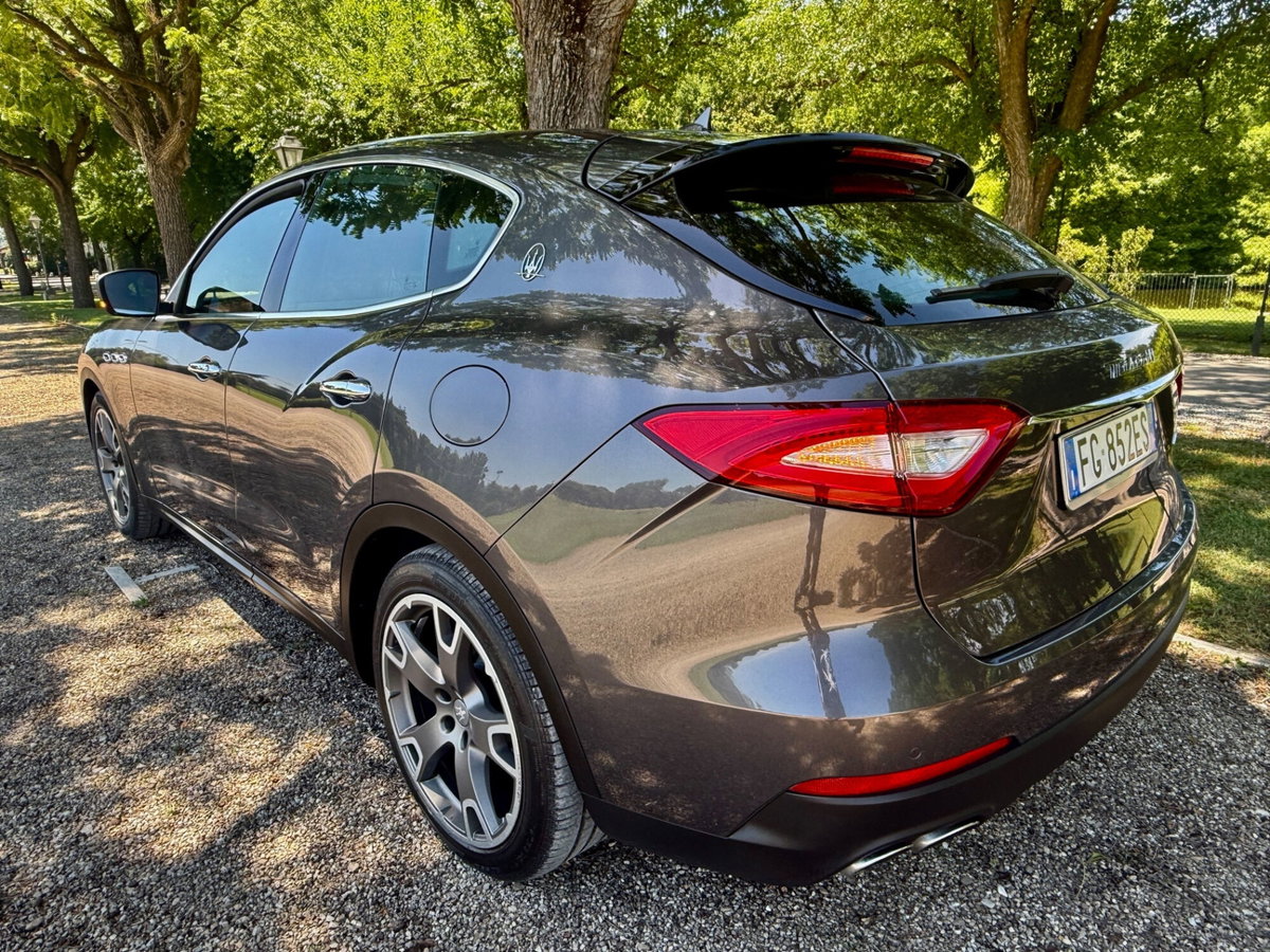 Maserati Levante Levante V6 430 CV AWD S (6)