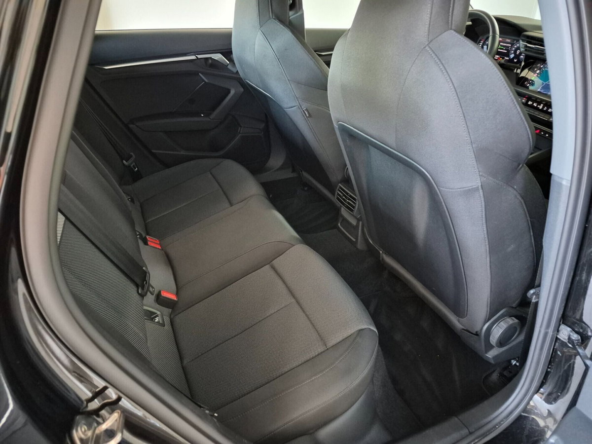 Audi A3 Sportback 35 TFSI S tronic Business Advanced (14)