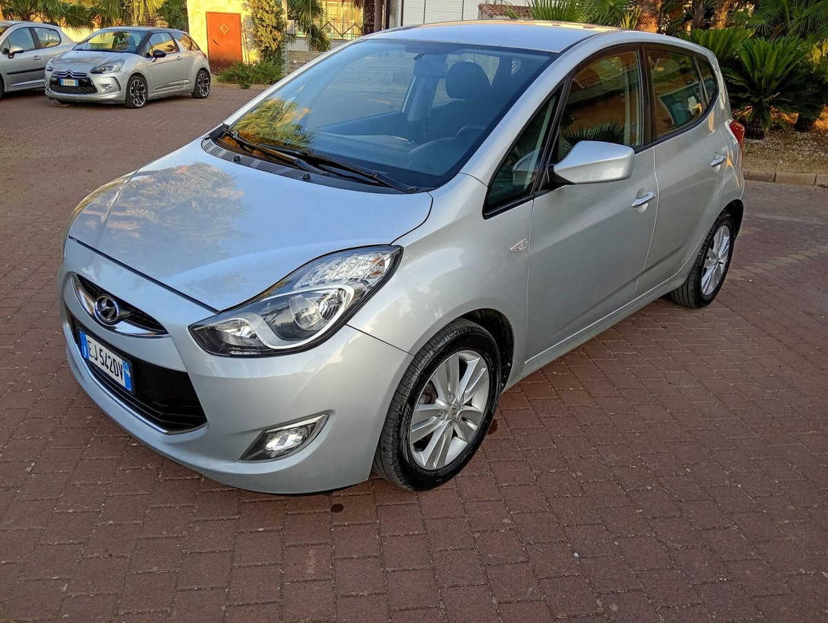 Hyundai ix20 1.4 CRDI 90 CV Style (2)