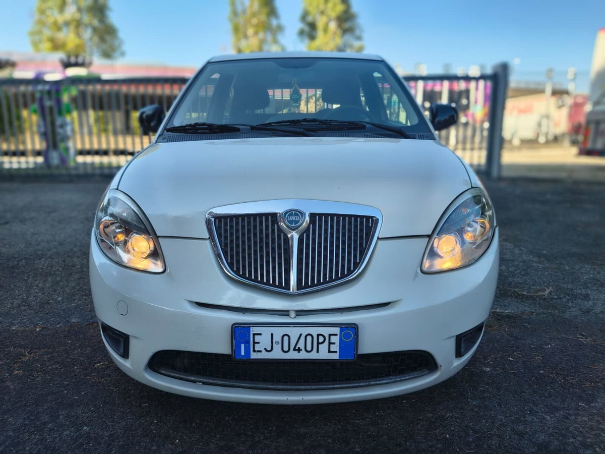 Lancia Ypsilon 1.3 MJT 75 CV Platinum