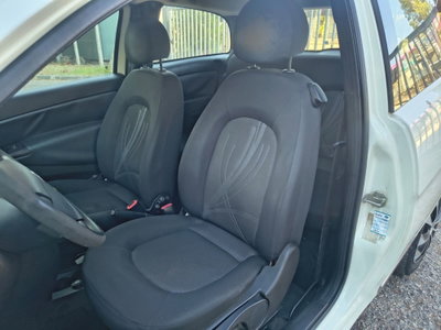 Lancia Ypsilon 1.3 MJT 75 CV Platinum (12)