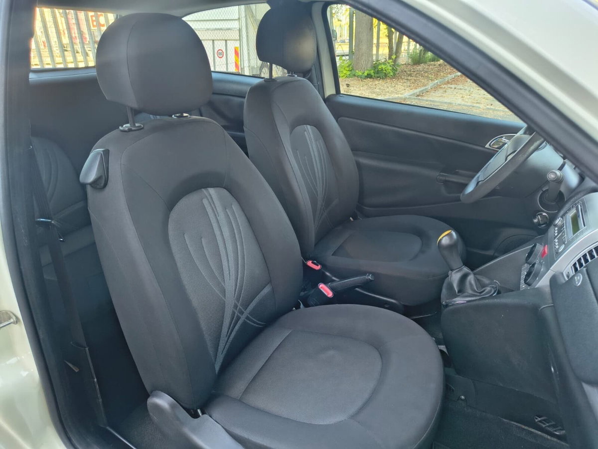 Lancia Ypsilon 1.3 MJT 75 CV Platinum (14)